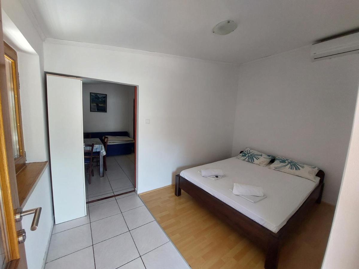 Studio Apartment Iva - 50 M From The Sea-Balcony Pag Town Bagian luar foto